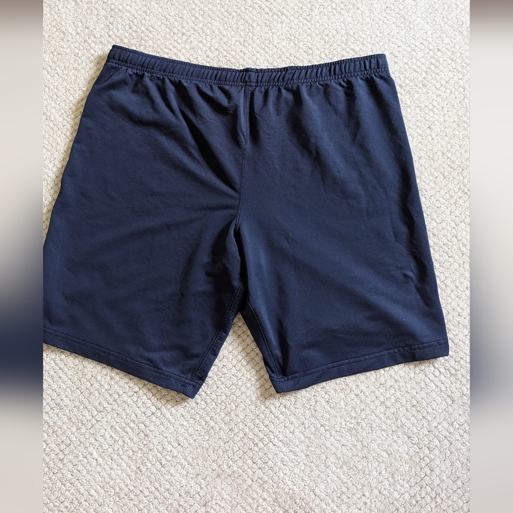 Men's Shorts - Picture 4 of 6